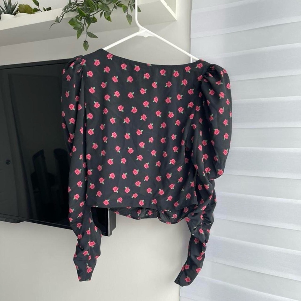 4/$20 🧡Floral puff shoulder style blouse~
Size: US 0/ UK 4/ EUR 32 - Picture 2 of 4